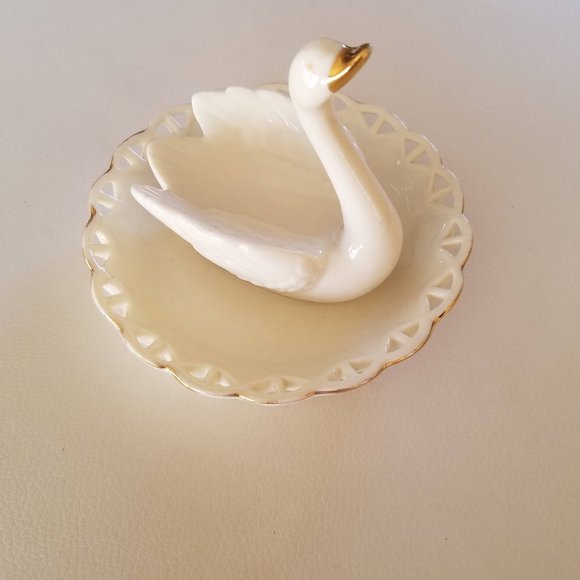 Avon Other - Vintage Avon Beige & Gold Swan Ring Trinket,